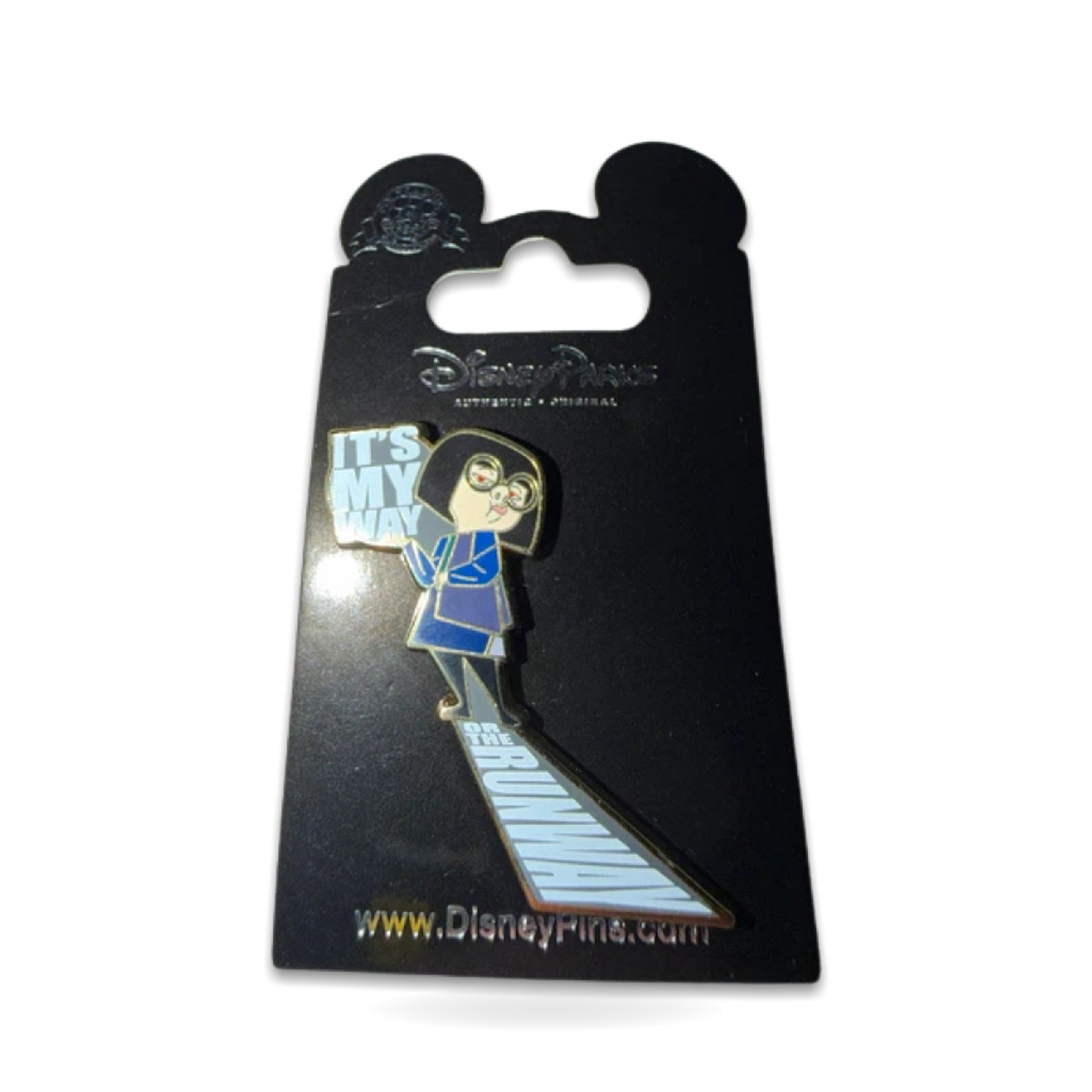 Incredibles Edna Mode the Runway Card Trading Pin