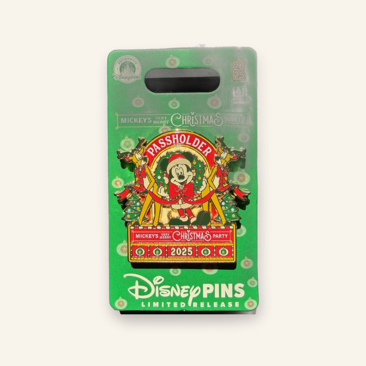 MVMCP 2025 Annual Passholder Santa Mickey Pin